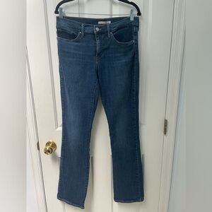 32”x 31” Levi’s 315 Women's Dark Blue Classic Jeans